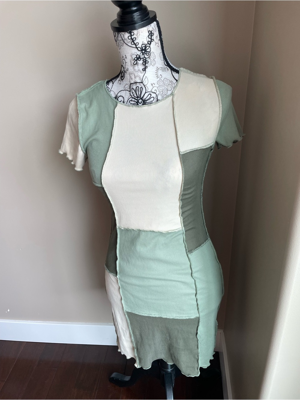 Patchwork Short Sleeve Ribbed Knit Dress -large